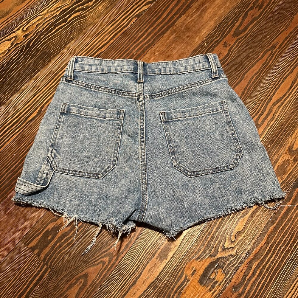 Wild Fable Womens Size 4 High Rise Cutoff Denim Shorts 4-Pocket Loop Stone Wash - Picture 2 of 6